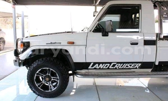 Buy Used Toyota Land Cruiser White Car in Lusaka in Zambia Buy Used Toyota Land Cruiser White Car in Lusaka in Zambia