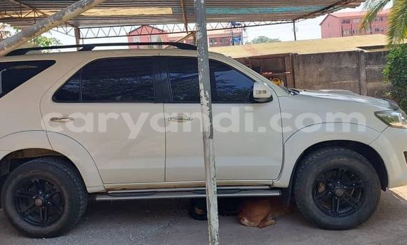 Acheter Occasion Voiture Toyota Fortuner Blanc à Chingola, Zambie Acheter Occasion Voiture Toyota Fortuner Blanc à Chingola, Zambie