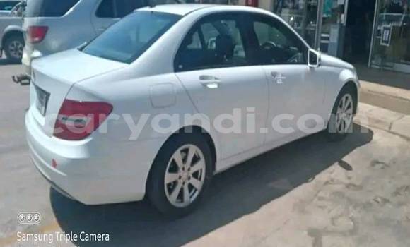 Acheter Occasion Voiture Mercedes‒Benz C–Class Blanc à Chingola, Zambie Acheter Occasion Voiture Mercedes‒Benz C–Class Blanc à Chingola, Zambie