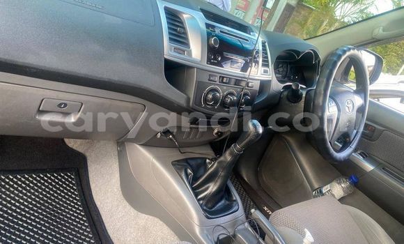 Acheter Occasion Voiture Toyota Hilux Gris à Chingola, Zambie Acheter Occasion Voiture Toyota Hilux Gris à Chingola, Zambie