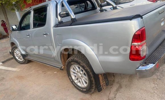 Acheter Occasion Voiture Toyota Hilux Gris à Chingola, Zambie Acheter Occasion Voiture Toyota Hilux Gris à Chingola, Zambie