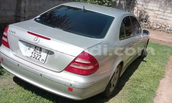 Acheter Occasion Voiture Mercedes‒Benz E–Class Gris à Chingola, Zambie Acheter Occasion Voiture Mercedes‒Benz E–Class Gris à Chingola, Zambie