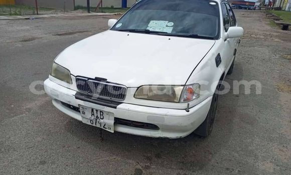 Acheter Occasion Voiture Toyota Sprinter Blanc à Chingola, Zambie