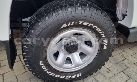 Nunua Ilio tumika Toyota Hilux Nyeupe Gari ndani ya Lusaka nchini Zambia Nunua Ilio tumika Toyota Hilux Nyeupe Gari ndani ya Lusaka nchini Zambia