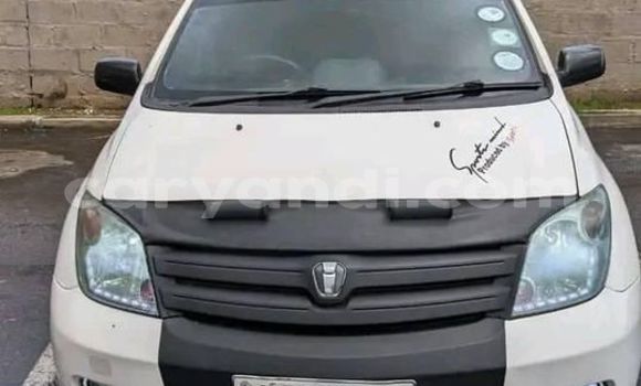 Acheter Occasion Voiture Toyota IST Blanc à Lusaka, Zambie