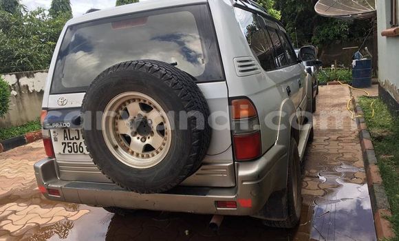 Acheter Occasion Voiture Toyota Land Cruiser Prado Gris à Lusaka, Zambie Acheter Occasion Voiture Toyota Land Cruiser Prado Gris à Lusaka, Zambie