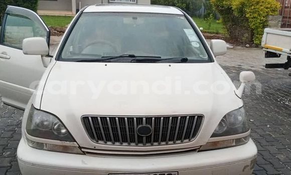 Buy Used Toyota Harrier White Car in Lusaka in Zambia