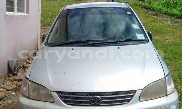 Acheter Occasion Voiture Toyota Spacio Gris à Lusaka, Zambie Acheter Occasion Voiture Toyota Spacio Gris à Lusaka, Zambie