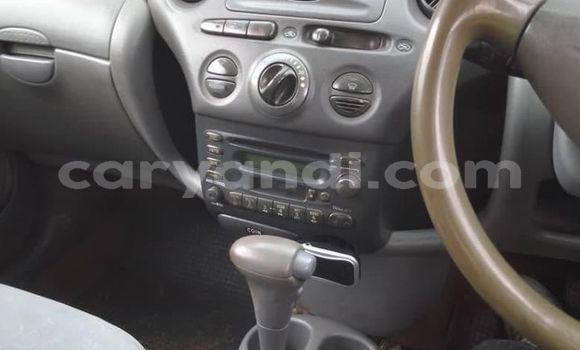 Acheter Occasion Voiture Toyota Vitz Gris à Lusaka, Zambie Acheter Occasion Voiture Toyota Vitz Gris à Lusaka, Zambie