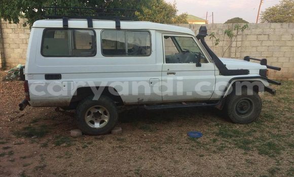 Acheter Occasion Voiture Toyota Land Cruiser Blanc à Lusaka, Zambie