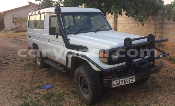 Acheter Occasion Voiture Toyota Land Cruiser Blanc à Lusaka, Zambie Acheter Occasion Voiture Toyota Land Cruiser Blanc à Lusaka, Zambie