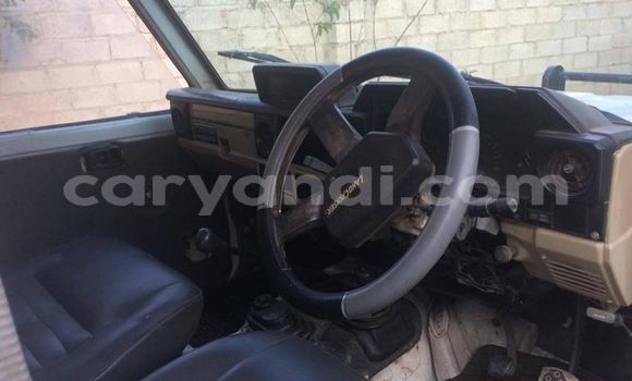 Acheter Occasion Voiture Toyota Land Cruiser Blanc à Lusaka, Zambie Acheter Occasion Voiture Toyota Land Cruiser Blanc à Lusaka, Zambie