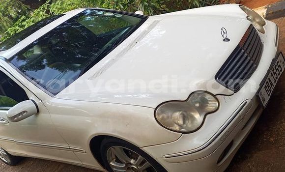 Buy Used Mercedes‒Benz C–Class White Car in Lusaka in Zambia