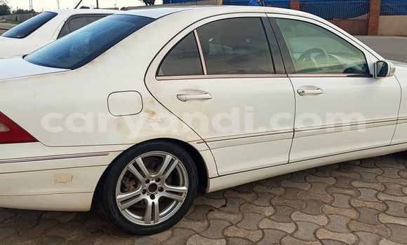 Acheter Occasion Voiture Mercedes‒Benz C–Class Blanc à Lusaka, Zambie Acheter Occasion Voiture Mercedes‒Benz C–Class Blanc à Lusaka, Zambie