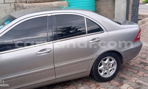 Acheter Occasion Voiture Mercedes-Benz C-Classe Gris à Lusaka, Zambie Acheter Occasion Voiture Mercedes-Benz C-Classe Gris à Lusaka, Zambie