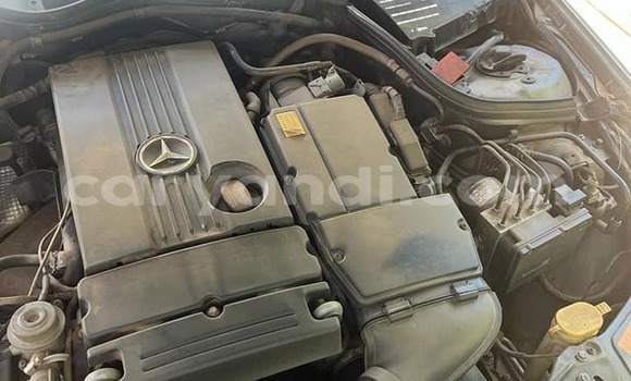 Acheter Occasion Voiture Mercedes-Benz C-Classe Gris à Lusaka, Zambie Acheter Occasion Voiture Mercedes-Benz C-Classe Gris à Lusaka, Zambie