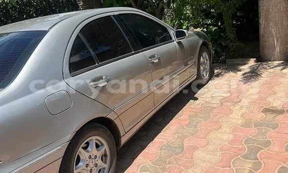 Acheter Occasion Voiture Mercedes-Benz C-Classe Gris à Lusaka, Zambie Acheter Occasion Voiture Mercedes-Benz C-Classe Gris à Lusaka, Zambie
