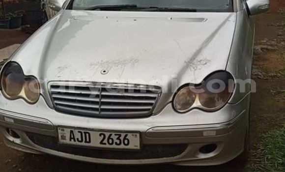 Nunua Ilio tumika Mercedes-Benz C-Classe Fedha Gari ndani ya Lusaka nchini Zambia Nunua Ilio tumika Mercedes-Benz C-Classe Fedha Gari ndani ya Lusaka nchini Zambia
