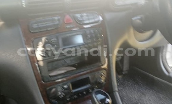 Acheter Occasion Voiture Mercedes-Benz C-Classe Gris à Lusaka, Zambie Acheter Occasion Voiture Mercedes-Benz C-Classe Gris à Lusaka, Zambie
