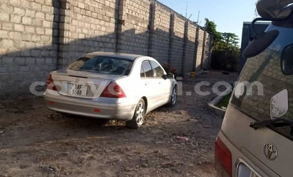 Acheter Occasion Voiture Mercedes-Benz C-Classe Gris à Lusaka, Zambie Acheter Occasion Voiture Mercedes-Benz C-Classe Gris à Lusaka, Zambie