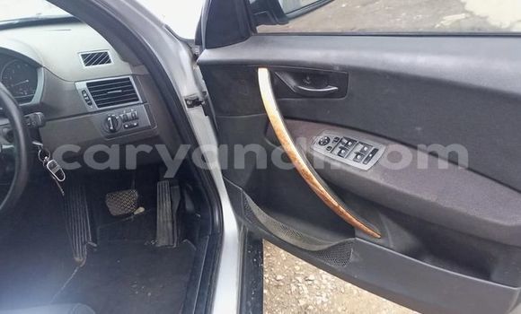 Acheter Occasion Voiture BMW X3 Gris à Lusaka, Zambie Acheter Occasion Voiture BMW X3 Gris à Lusaka, Zambie