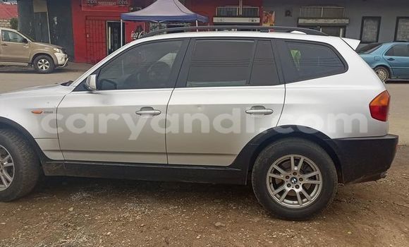 Acheter Occasion Voiture BMW X3 Gris à Lusaka, Zambie Acheter Occasion Voiture BMW X3 Gris à Lusaka, Zambie