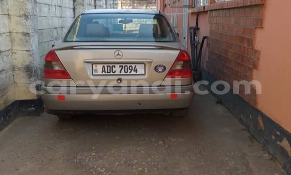 Acheter Occasion Voiture Mercedes‒Benz C–Class Marron à Lusaka, Zambie Acheter Occasion Voiture Mercedes‒Benz C–Class Marron à Lusaka, Zambie