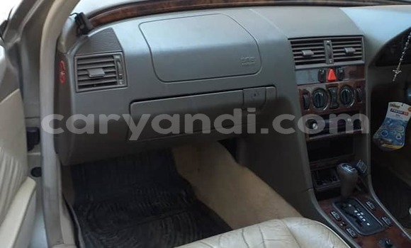 Acheter Occasion Voiture Mercedes‒Benz C–Class Marron à Lusaka, Zambie Acheter Occasion Voiture Mercedes‒Benz C–Class Marron à Lusaka, Zambie