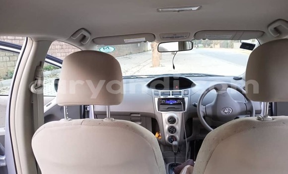Acheter Occasion Voiture Toyota Vitz Gris à Lusaka, Zambie Acheter Occasion Voiture Toyota Vitz Gris à Lusaka, Zambie