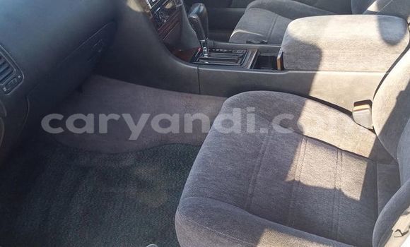 Acheter Occasion Voiture Nissan Gloria Gris à Lusaka, Zambie Acheter Occasion Voiture Nissan Gloria Gris à Lusaka, Zambie