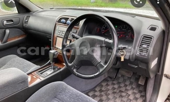 Acheter Occasion Voiture Nissan Gloria Gris à Lusaka, Zambie Acheter Occasion Voiture Nissan Gloria Gris à Lusaka, Zambie