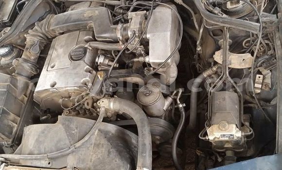 Acheter Occasion Voiture Mercedes‒Benz E–Class Bleu à Lusaka, Zambie Acheter Occasion Voiture Mercedes‒Benz E–Class Bleu à Lusaka, Zambie