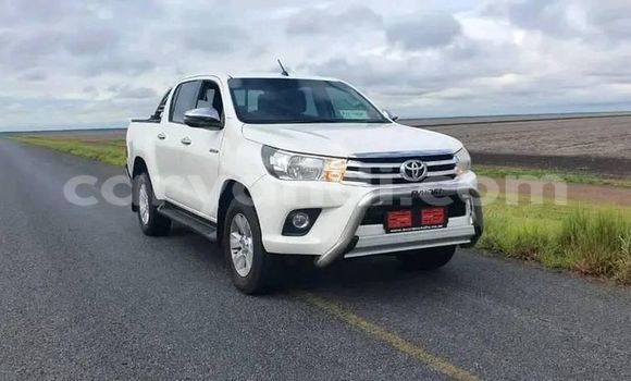 Acheter Occasion Voiture Toyota Hilux Blanc à Lusaka, Zambie Acheter Occasion Voiture Toyota Hilux Blanc à Lusaka, Zambie