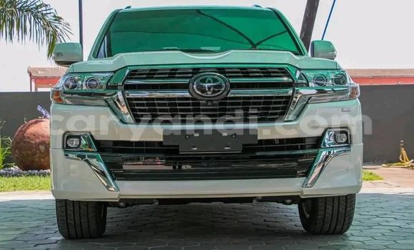 Acheter Occasion Voiture Toyota Land Cruiser Blanc à Lusaka, Zambie Acheter Occasion Voiture Toyota Land Cruiser Blanc à Lusaka, Zambie