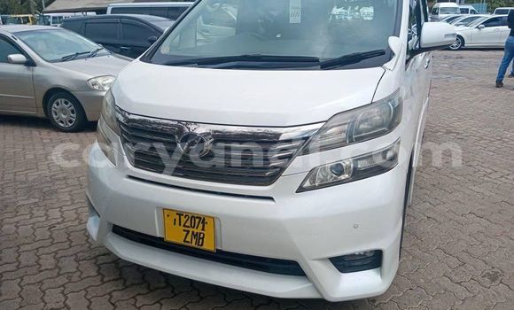 Buy Used Toyota Vellfire White Car in Lusaka in Zambia