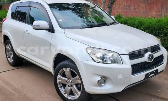 Acheter Occasion Voiture Toyota RAV4 Blanc à Lusaka, Zambie Acheter Occasion Voiture Toyota RAV4 Blanc à Lusaka, Zambie