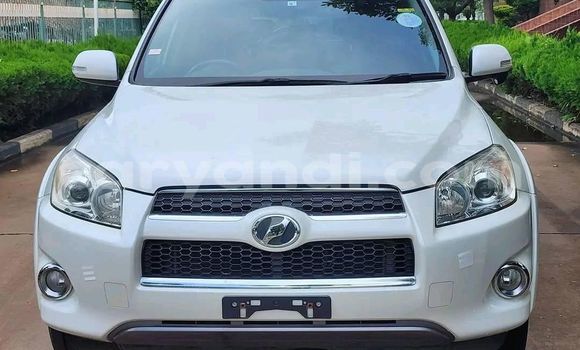 Acheter Occasion Voiture Toyota RAV4 Blanc à Lusaka, Zambie Acheter Occasion Voiture Toyota RAV4 Blanc à Lusaka, Zambie