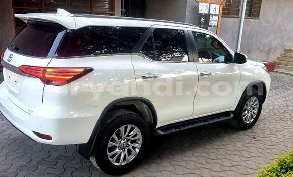 Buy Used Toyota Fortuner White Car in Lusaka in Zambia