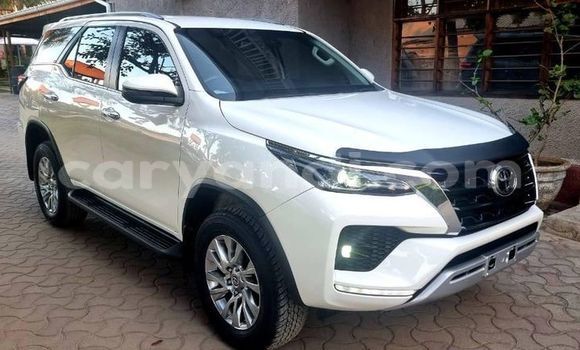 Acheter Occasion Voiture Toyota Fortuner Blanc à Lusaka, Zambie Acheter Occasion Voiture Toyota Fortuner Blanc à Lusaka, Zambie