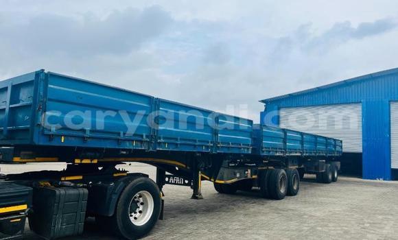 Acheter Occasion Utilitaire Caterpillar 120 Bleu à Lusaka, Zambie Acheter Occasion Utilitaire Caterpillar 120 Bleu à Lusaka, Zambie