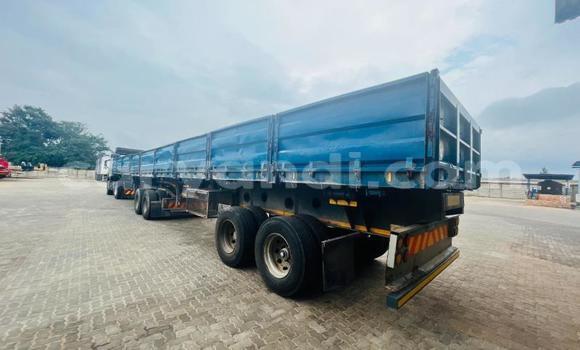 Acheter Occasion Utilitaire Caterpillar 120 Bleu à Lusaka, Zambie Acheter Occasion Utilitaire Caterpillar 120 Bleu à Lusaka, Zambie