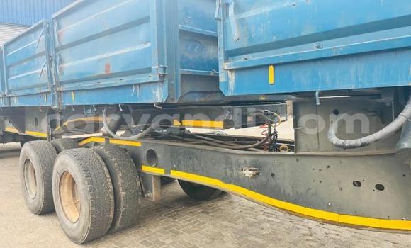 Acheter Occasion Utilitaire Caterpillar 120 Bleu à Lusaka, Zambie Acheter Occasion Utilitaire Caterpillar 120 Bleu à Lusaka, Zambie