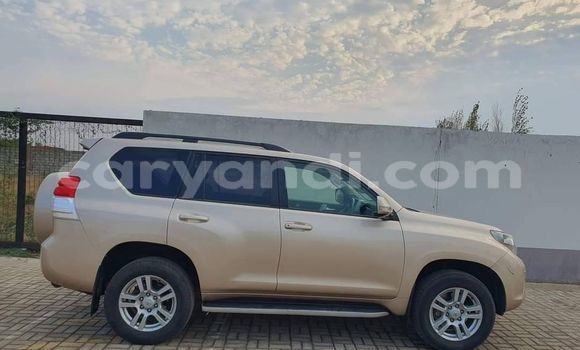Nunua Ilio tumika Toyota Land Cruiser Brown Gari ndani ya Lusaka nchini Zambia Nunua Ilio tumika Toyota Land Cruiser Brown Gari ndani ya Lusaka nchini Zambia