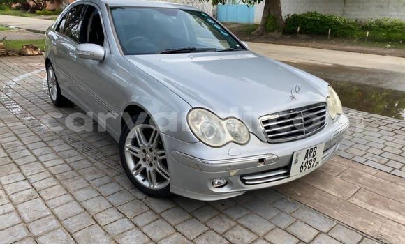 Nunua Ilio tumika Mercedes‒Benz C–Class Fedha Gari ndani ya Lusaka nchini Zambia Nunua Ilio tumika Mercedes‒Benz C–Class Fedha Gari ndani ya Lusaka nchini Zambia