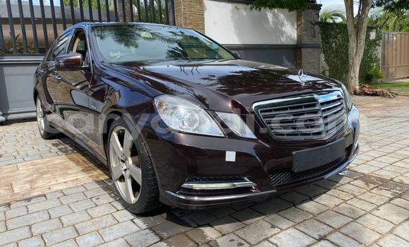 Tenga Tsaru Mercedes‒Benz E–Class Bhurawuni Mota in Lusaka in Zambia Tenga Tsaru Mercedes‒Benz E–Class Bhurawuni Mota in Lusaka in Zambia