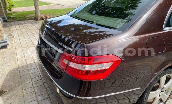Nunua Ilio tumika Mercedes‒Benz E–Class Brown Gari ndani ya Lusaka nchini Zambia Nunua Ilio tumika Mercedes‒Benz E–Class Brown Gari ndani ya Lusaka nchini Zambia