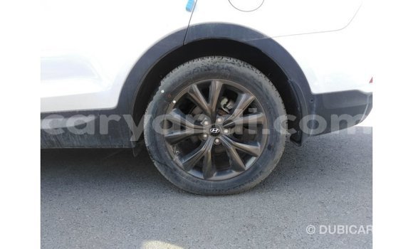 Nunua Imported Hyundai Santa Fe Nyeupe Gari ndani ya Import - Dubai nchini Zambia Nunua Imported Hyundai Santa Fe Nyeupe Gari ndani ya Import - Dubai nchini Zambia