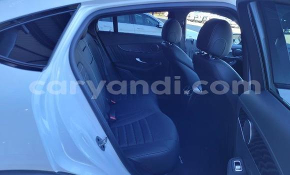 Acheter Occasion Voiture Mercedes-Benz GLC 250D Blanc à Lusaka, Zambie Acheter Occasion Voiture Mercedes-Benz GLC 250D Blanc à Lusaka, Zambie