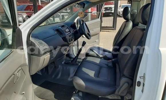 Acheter Occasion Voiture Toyota Hilux Blanc à Lusaka, Zambie Acheter Occasion Voiture Toyota Hilux Blanc à Lusaka, Zambie