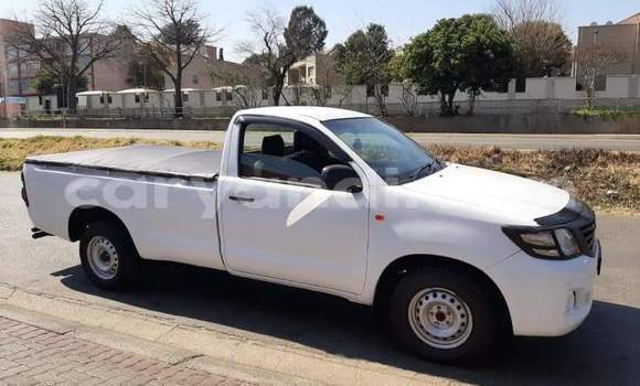 Acheter Occasion Voiture Toyota Hilux Blanc à Lusaka, Zambie Acheter Occasion Voiture Toyota Hilux Blanc à Lusaka, Zambie